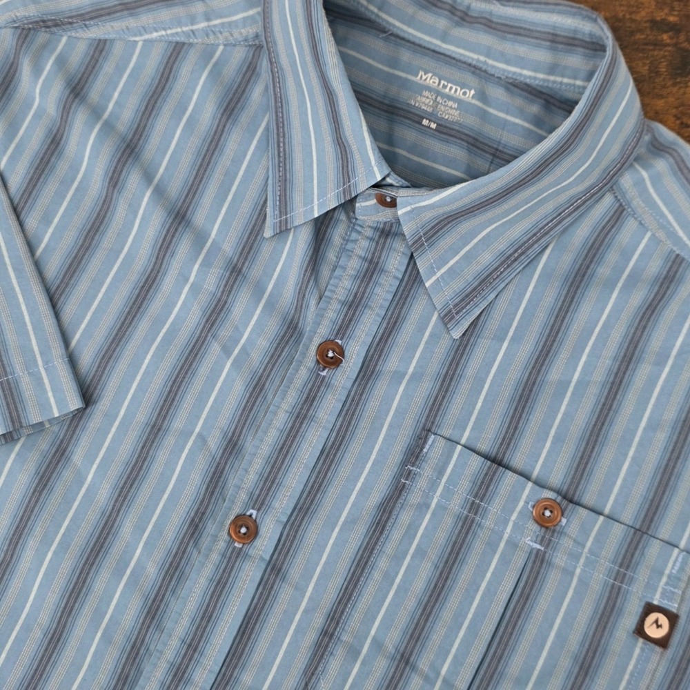 Marmot‎ Men's Short Sleeve Button Up Shirt Blue Striped Size M Outdoor Hiking